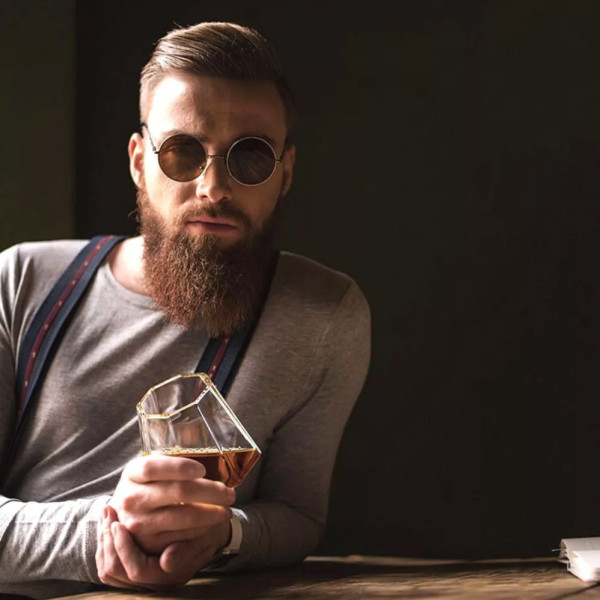 Set cu decantor, 2 pahare și cuburi din piatră "DELUXE DIAMOND"