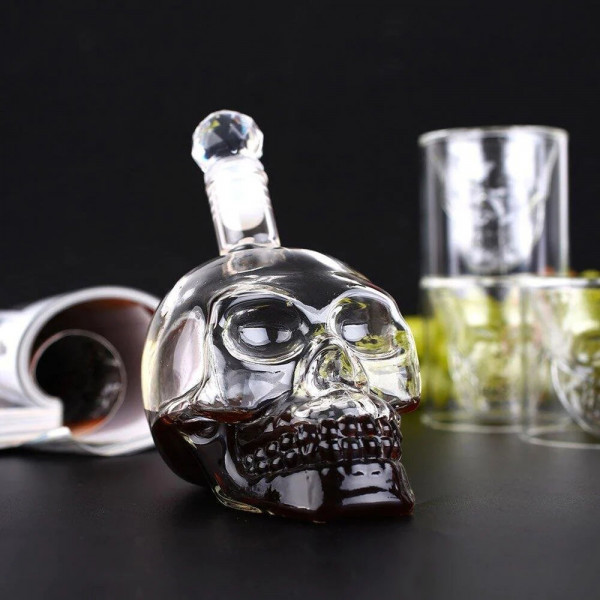 Set de pahare în formă de craniu (6 buc.) și carafă Set de pahare în formă de craniu (6 buc.) și carafă