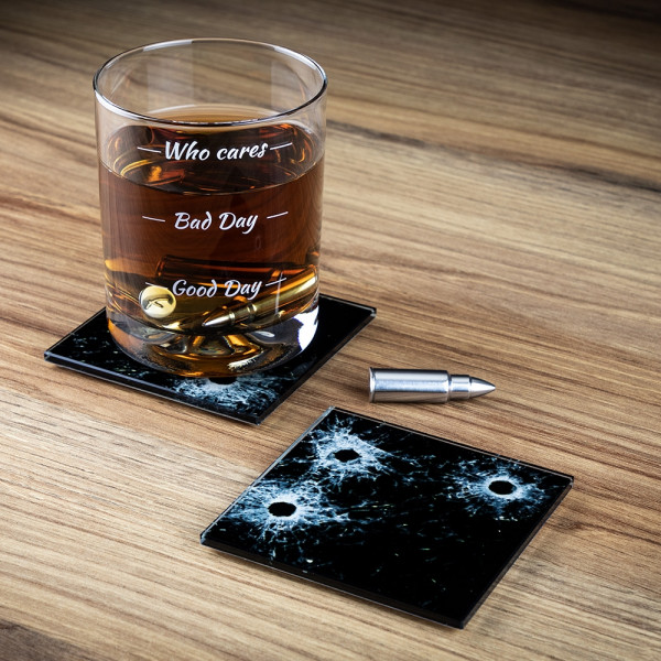 Setul iubitorilor de whisky în formă de chitară "Who cares"