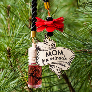 Parfum de mașină "MOM is a miracle"