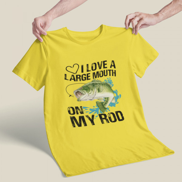 Tricou "I love a large mouth"