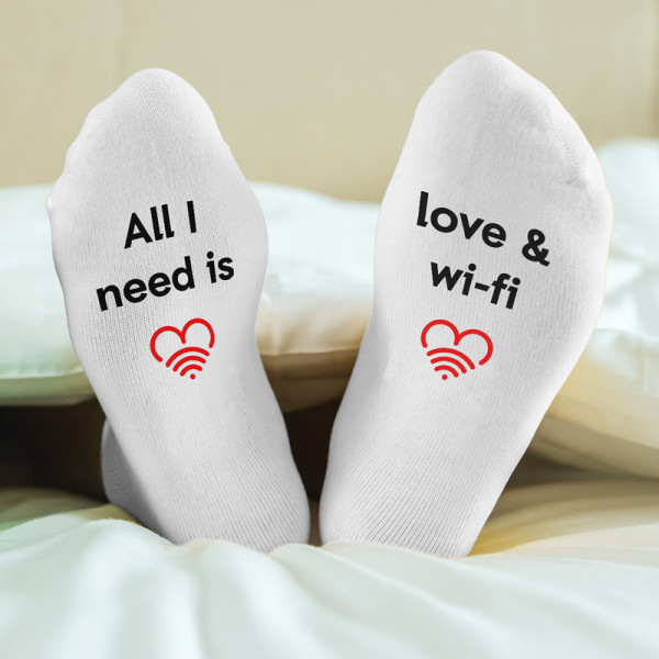 Șosete de damă cu imprimeu pe talpă "Love & Wifi" Șosete de damă cu imprimeu pe talpă "Love & Wifi"