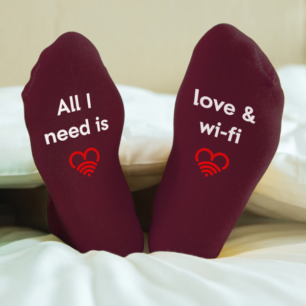 Șosete de damă cu imprimeu pe talpă "Love & Wifi" Șosete de damă cu imprimeu pe talpă "Love & Wifi"