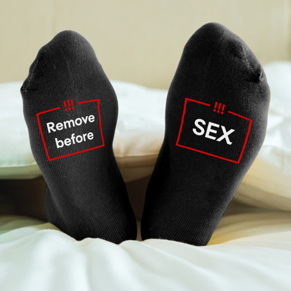 Șosete cu imprimare pe tălpi "Remove before sex" Șosete cu imprimare pe tălpi "Remove before sex"