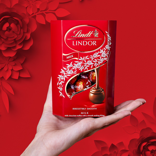 Trufe de ciocolată cu lapte LINDT LINDOR, 200g Trufe de ciocolată cu lapte LINDT LINDOR, 200g