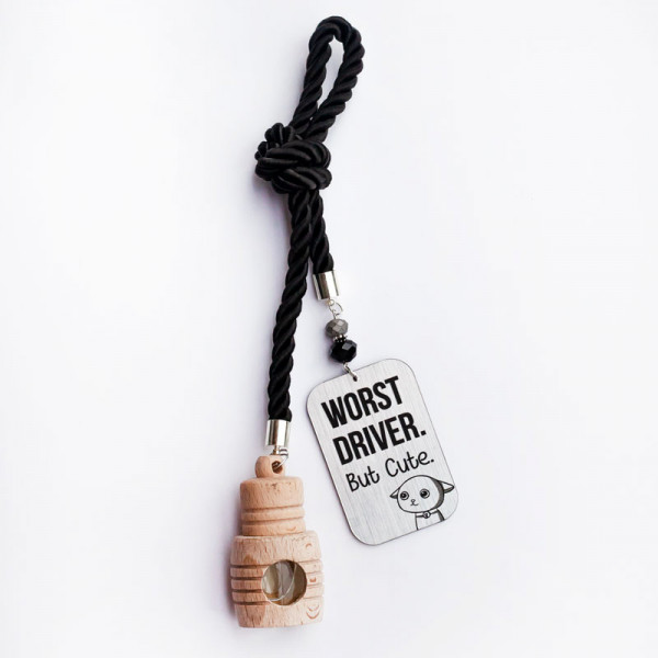 Parfum de mașină "Worst driver, but cute" Parfum de mașină "Worst driver, but cute"