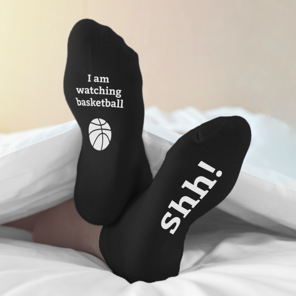 Șosete cu imprimare pe tălpi "I am watching basketball" Șosete cu imprimare pe tălpi "I am watching basketball"