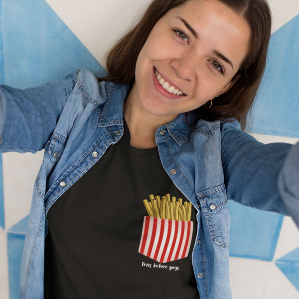 Tricou pentru femei "Fries before guys" Tricou pentru femei "Fries before guys"
