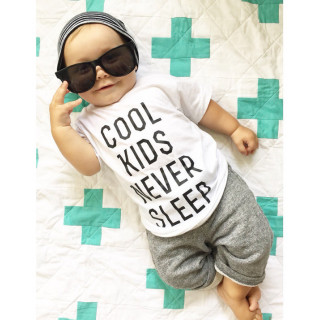 Tricouri pentru copii "Cool Kids Never Sleep"