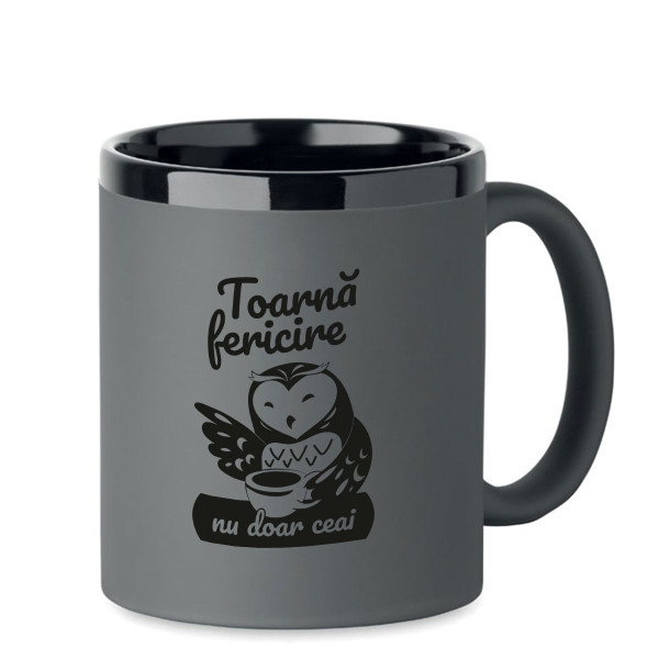 Cană gravată "Toarnă fericire, nu doar ceai"