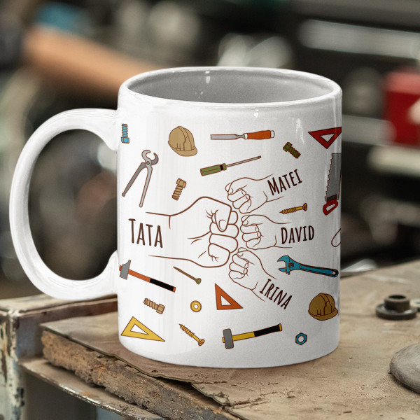 Cană "Micuțele ajutoare ale tatălui" cu numele copiilor personalizate