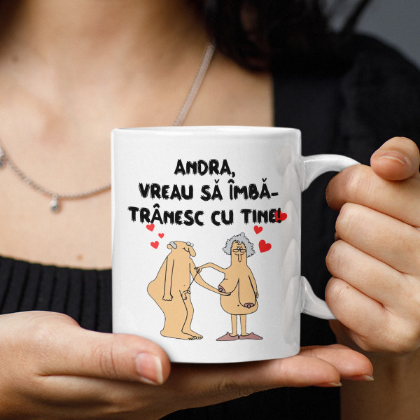 Cană "Vreau să îmbătrânesc cu tine" cu numele ales de dvs. Cană "Vreau să îmbătrânesc cu tine" cu numele ales de dvs.