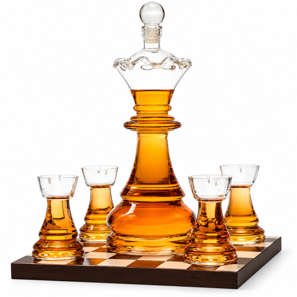 Set cu decantor și 4 pahare "Royal Chess"