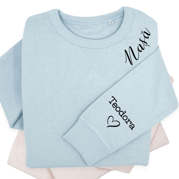 Hanorac UNISEX pastel "Sully" "Nașă" cu numele copiilor pe mânecă Hanorac UNISEX pastel "Sully" "Nașă" cu numele copiilor pe mânecă