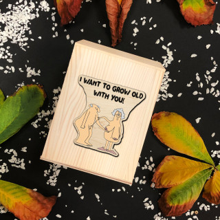 Cutie de bani din lemn gravată "I want to grow old with You"