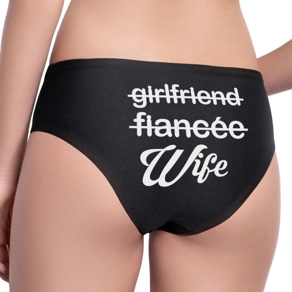 Lenjerie intimă pentru femei cu imprimare pe spate "Wife" Lenjerie intimă pentru femei cu imprimare pe spate "Wife"