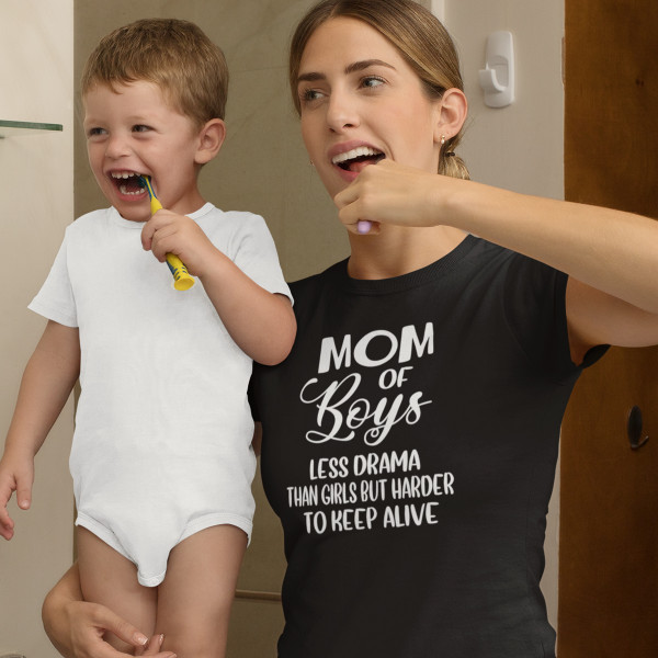 Tricouri pentru femei "Mom of boys"