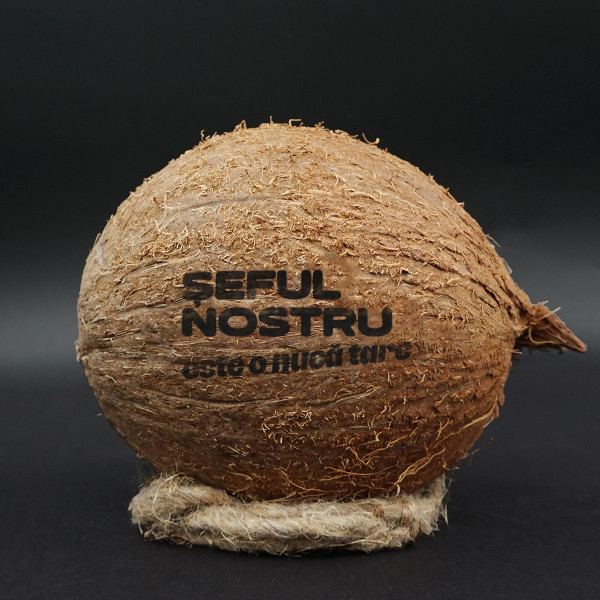 Nucă de cocos gravată "Nucă tare" Nucă de cocos gravată "Nucă tare"