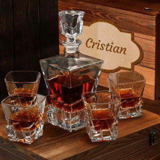 Set de whisky într-o cutie din lemn "ELIXIR" cu numele ales de dvs.