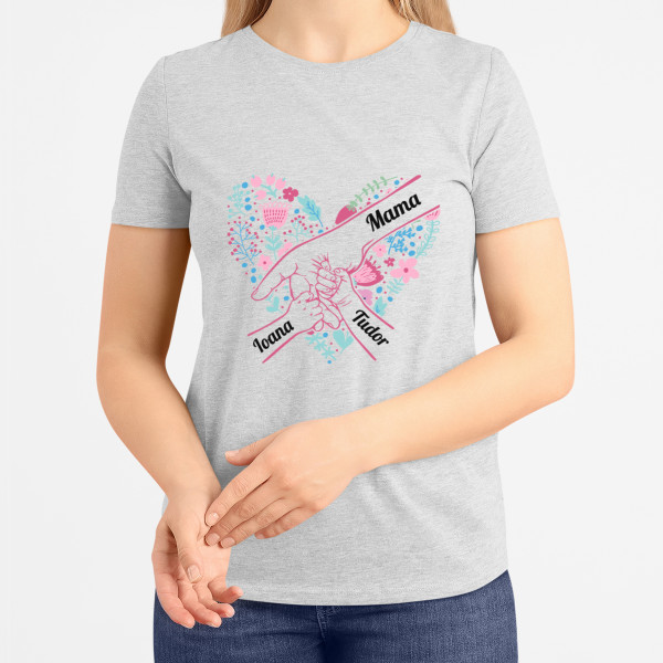 Tricou pentru femei "Inima mamei" cu numele copiilor aleși